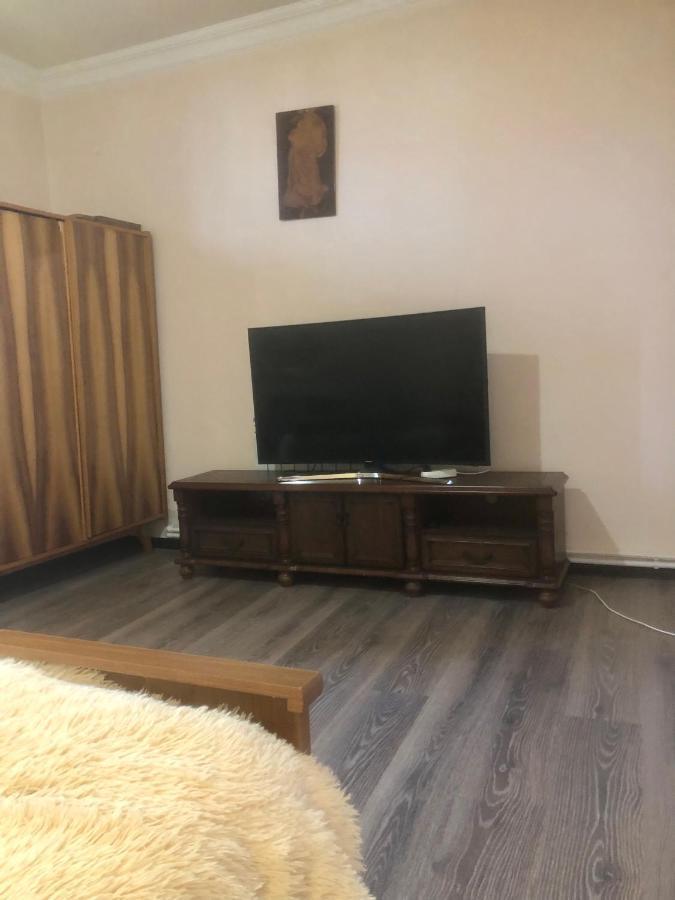 Villa Next To Victory Parkエレバン エクステリア 写真